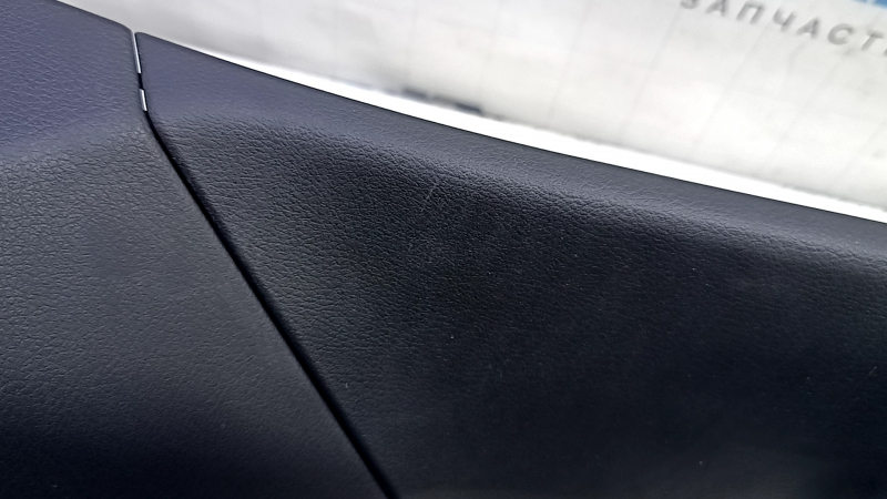 Обшивка арки левая верхняя Nissan Rogue Sport 20-23 черная, царапины