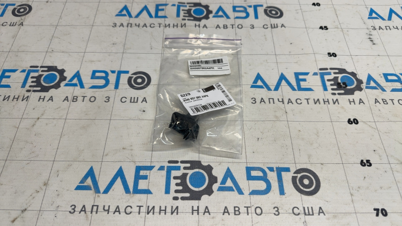 Крючок крепления пассажирского козырька Audi Q3 8U 15-18 черный