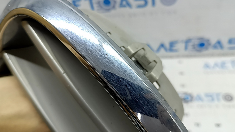 Решетка радиатора grill ноздря левая BMW X5 F15 14-18 Pure Excellence, трещина, сломано крепление, песок