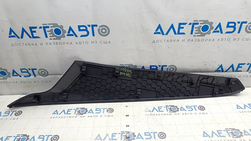 Накладка центральной консоли боковая левая Volkswagen ID.4 21-23 черная, царапины