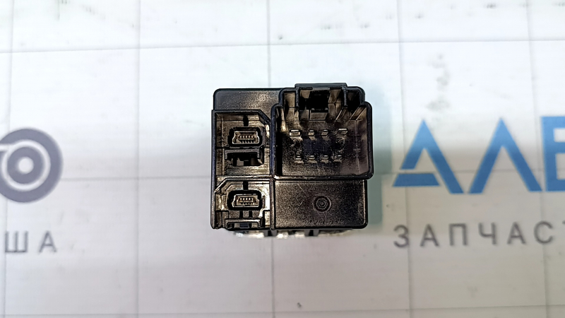 USB Hub, AUX Jeep Cherokee KL 19-22