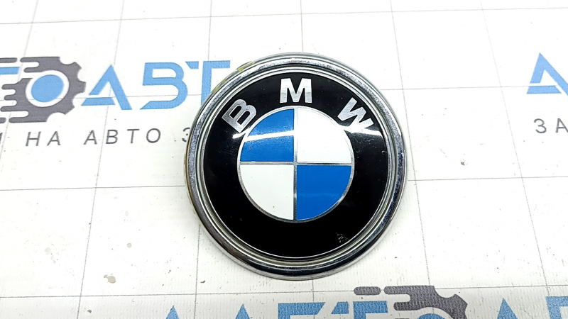 Эмблема значок BMW двери багажника BMW X5 F15 14-18 вздулась краска