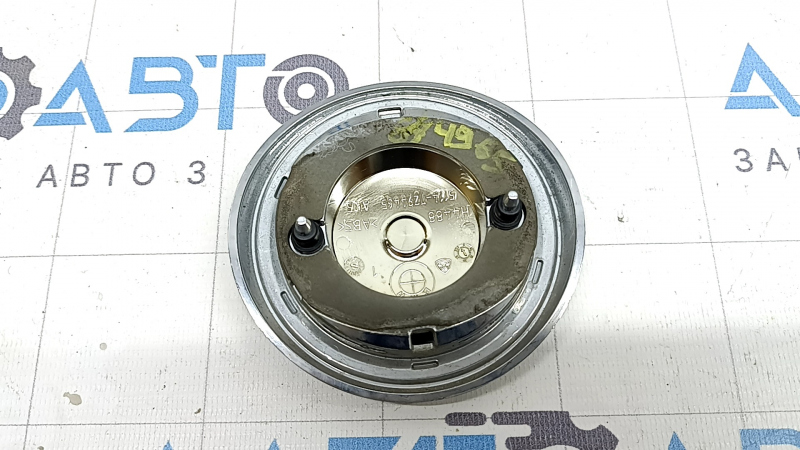 Эмблема значок BMW двери багажника BMW X5 F15 14-18 вздулась краска