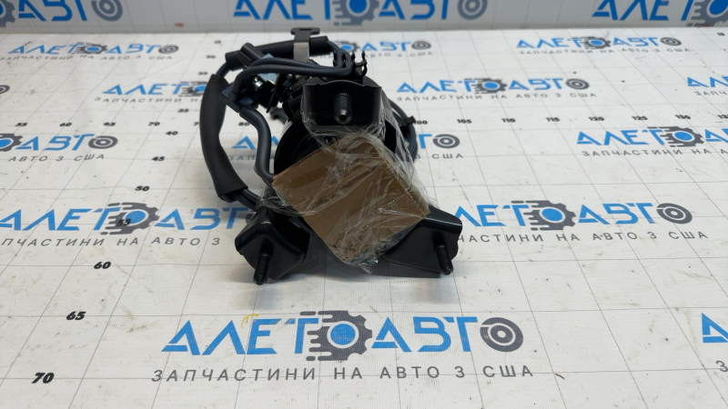 Подушка двигателя центральная Toyota Highlander 08-10 3.5