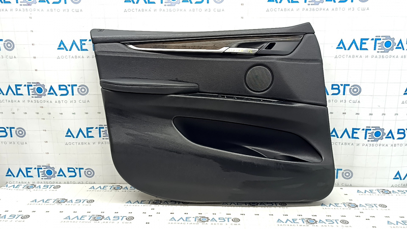 Обшивка дверей картка передня ліва BMW X5 F15 14-18 шкіра чорна Dakota, Harman Kardon, вставка та підлокітник чорна шкіра, молдинг під дерево, з підсвічуванням та ручкою, подряпини, надрив, вм'ятини