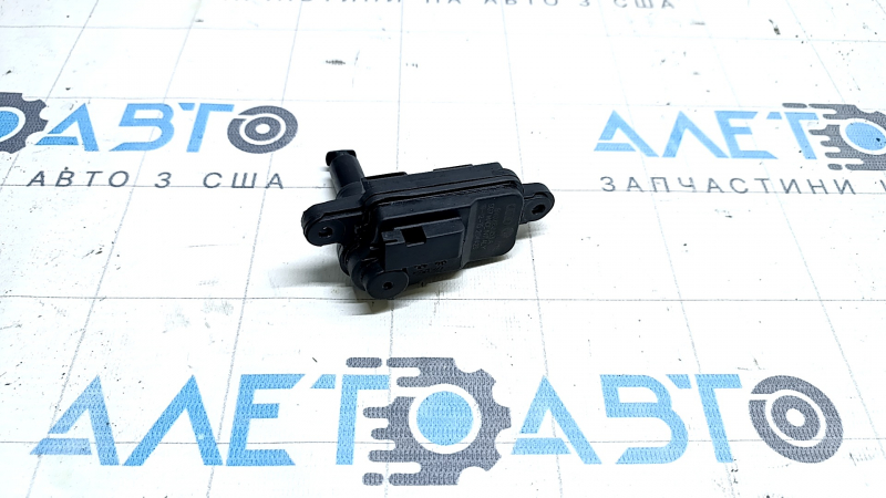 Замок лючка бензобака Audi A4 B9 17-20 без тросика