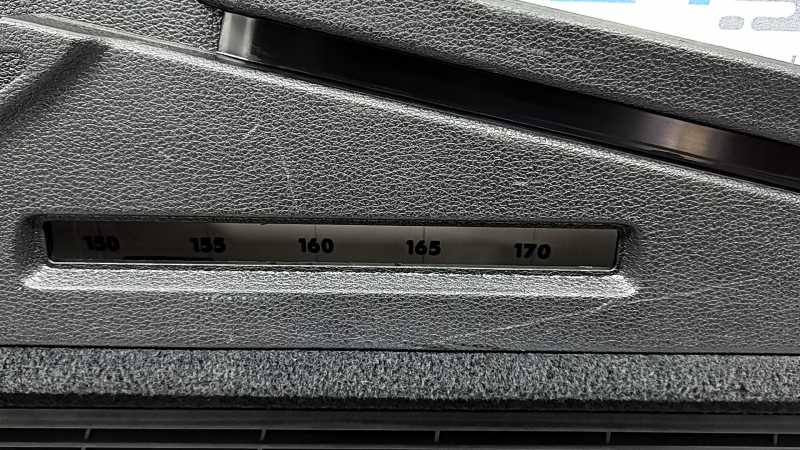 Обшивка арки правая Audi Q8 19-26 черная, царапины