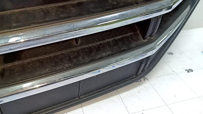 Решетка радиатора grill VW Jetta 19-21 без эмблемы под радар, песок