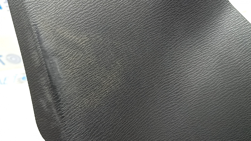 Накладка центральной консоли передняя левая Mazda CX-5 17-25 черная, царапины, потерта