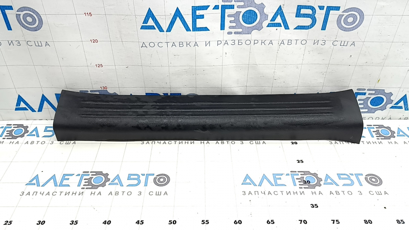Накладка порога передняя левая Mazda CX-5 17-25 черная, царапины