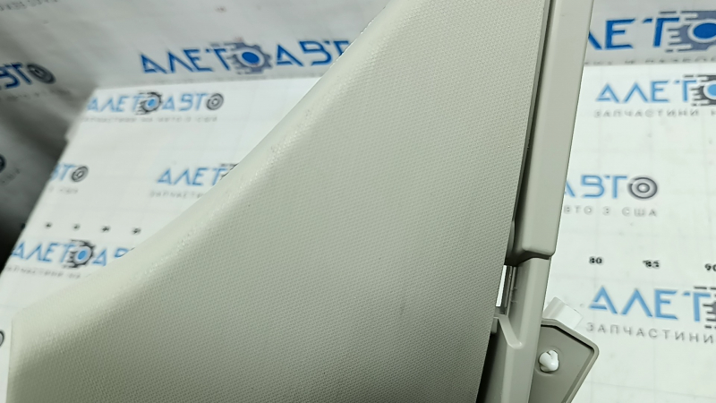 Накладка задней стойки верхняя правая Mazda CX-5 17-25 под динамик BOSE, серая, потерта
