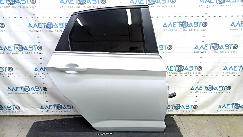 Дверь в сборе задняя правая VW Jetta 19-26 серебро LB9Z