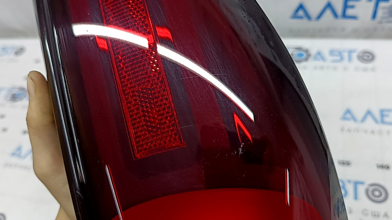 Фонарь внешний крыло правый Mazda CX-5 22-25 царапины