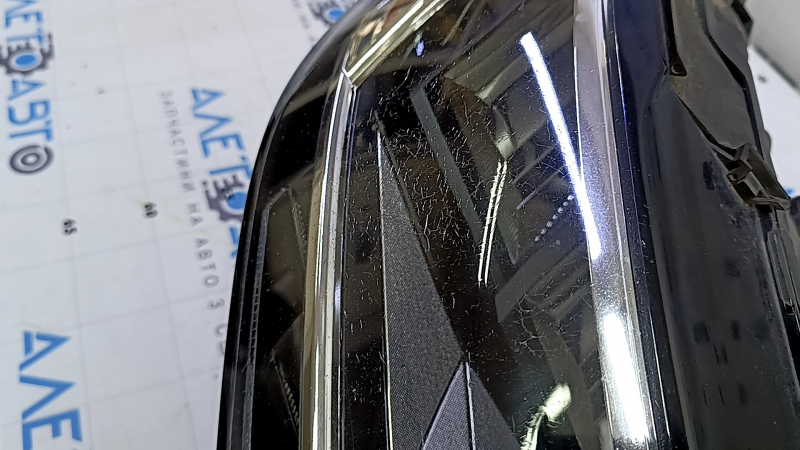 Фара передняя правая VW Jetta 19-24 в сборе LED, паутина