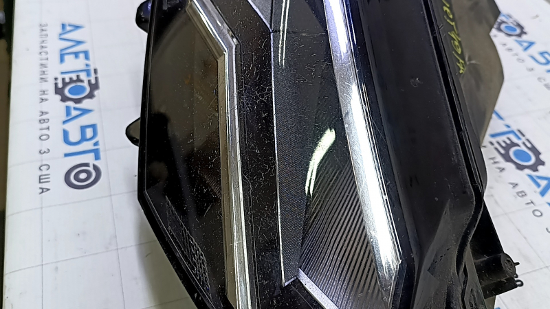 Фара передняя правая VW Jetta 19-24 в сборе LED, паутина
