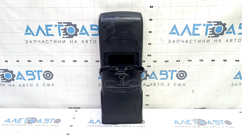 Накладка центральной консоли задняя Toyota Prius V 2012-2017 с подстаканниками и потертостями