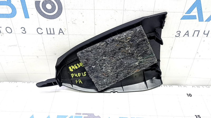 Центральная консоль бокс с задней стороны для Toyota Prius V 2015-2017, требует легкой доработки.
