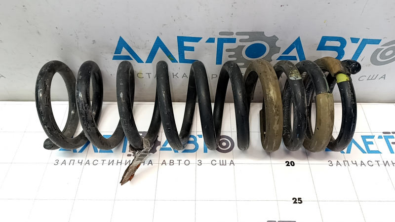 Пружина задняя левая Ford Escape MK3 13-19 жесткость желтый, голубой