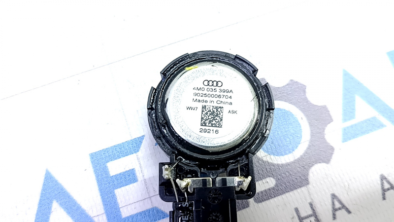 Динамик пищалка правый Audi Q7 16-26