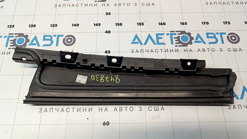 Накладка двери боковая задняя левая Lincoln MKZ 13-20 перед, царапины