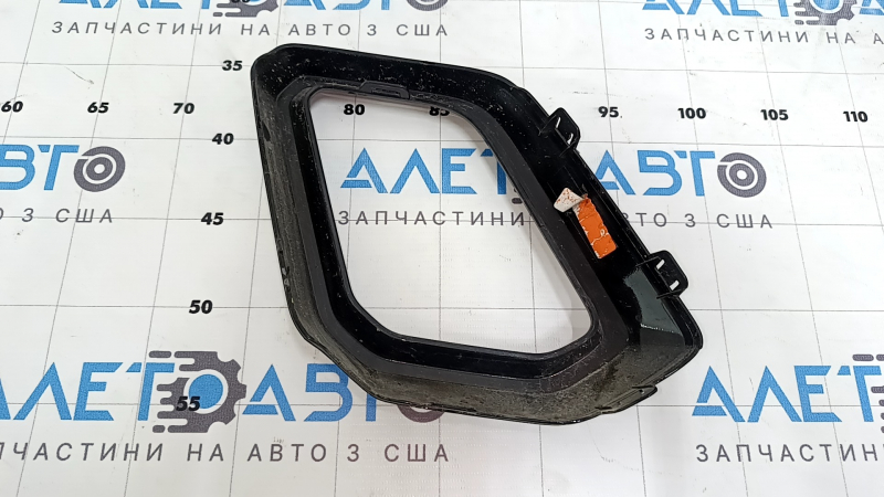 Накладка губы переднего бампера правая Honda CRV 23-26 HEV черный глянец, песок, царапины, сломано крепление
