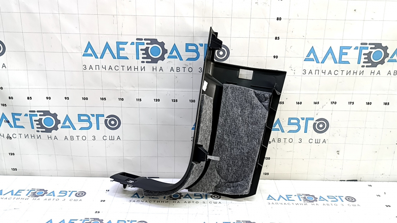 Накладка передней стойки правая нижняя Audi Q7 16-26 черная