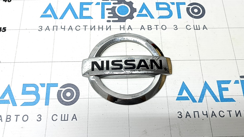 Эмблема логотип двери багажника Nissan Rogue 21-22 тип 1, полез хром