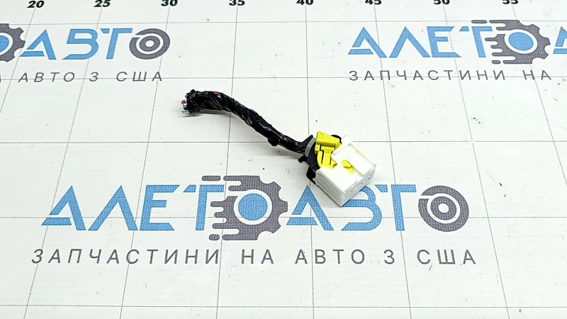 Фишка на модуль srs airbag компьютер подушек безопасности Nissan Rogue 21-23 белая
