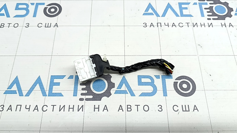 Фишка на модуль srs airbag компьютер подушек безопасности Nissan Rogue 21-23 белая