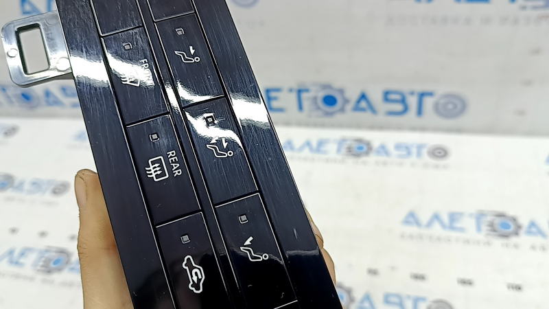 Управление климат-контролем Nissan Rogue 21-22 S, царапины