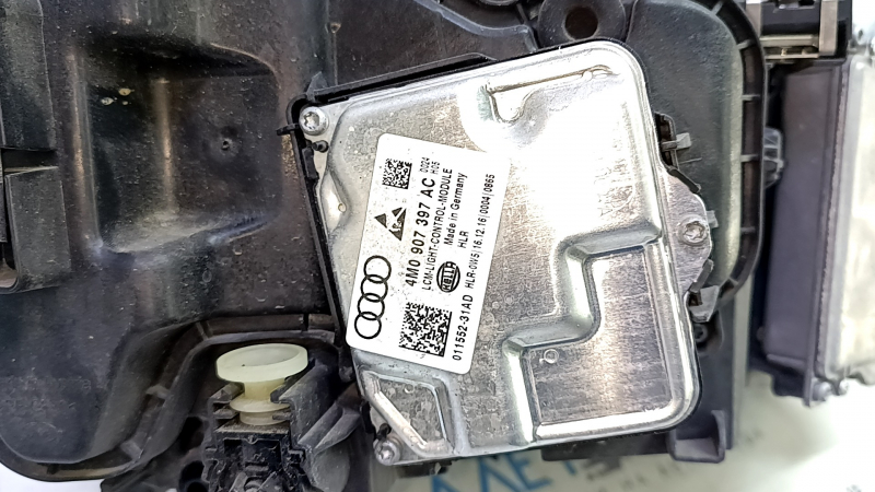 Фара передняя левая в сборе Audi Q7 16-19 LED