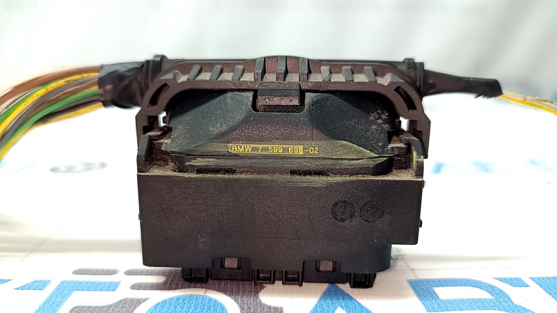 Фишка на блок ECU компьютер двигателя BMW X5 F15 16-18 plug-in большая, черная, 33 пина