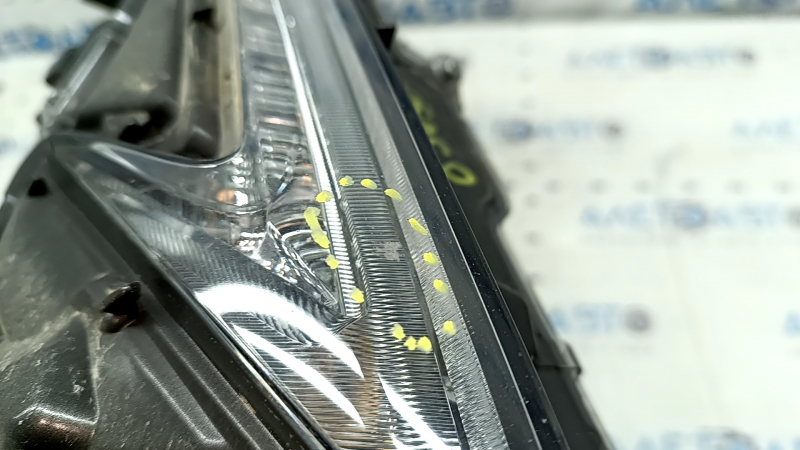 Дневные ходовые огни DRL левые Lexus NX200t NX300 NX300h 15-21 LED с multi beam, потертости, песок