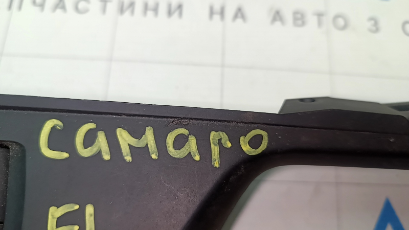 Управление стеклоподъемником передним левым Chevrolet Camaro 16-24 черный, 2 auto, с черной накладкой, царапины