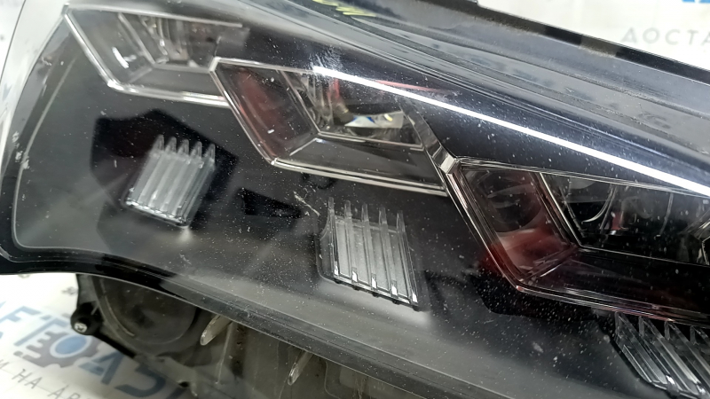 Фара передняя правая в сборе Lexus NX200t NX300h 15-18 LED, три линзы, потертости, царапины