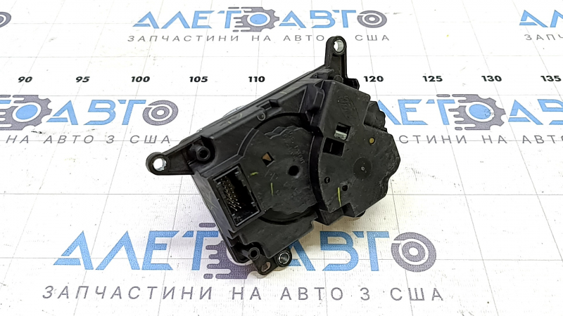 Шифтер КПП Ford Fusion mk5 2013-2020, вид с задней стороны, имеются царапины.