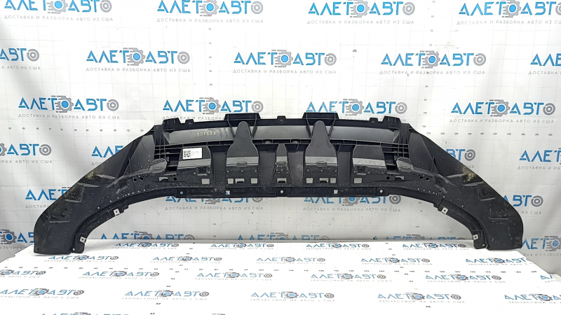 Защита переднего бампера Audi Q8 19-23 примята