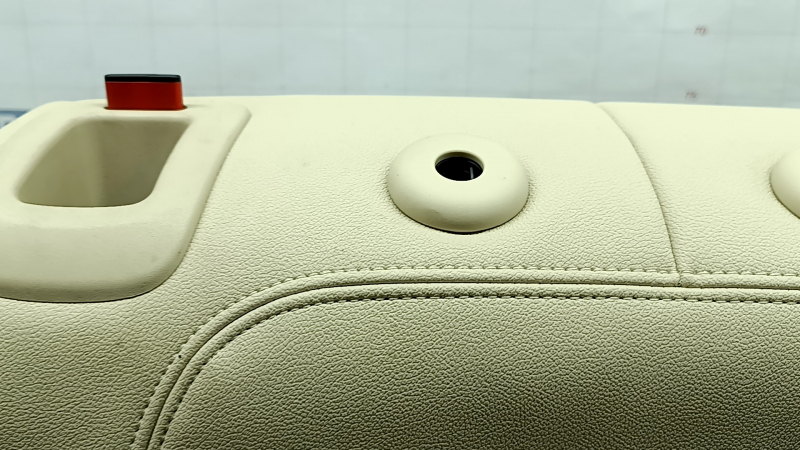 Спинка заднего ряда 2 ряд правая BMW X5 G05 19-23 под 2 ряда, кожа Canberra-Beige, с подогревом, замята, под чистку