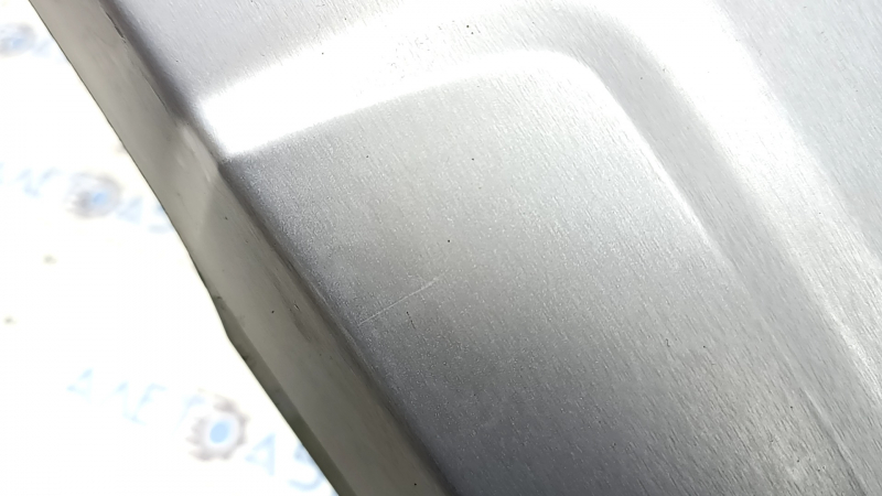 Еще один ракурс повреждений на губе бампера BMW X5 G05, хорошие крепления.