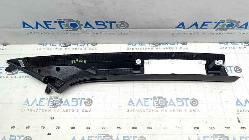 Деталь интерьера автомобильного салона для Kia EV6 2022-2026, структура сохранена.