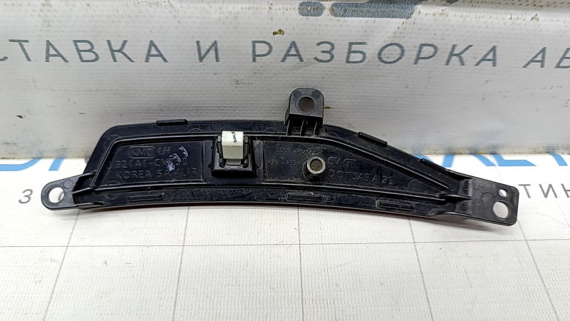Отражатель накладки арки крыла переднего левого Kia EV6 22-25 Gt, Gt-Line, затертый