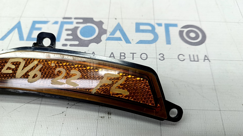Отражатель накладки арки крыла переднего левого Kia EV6 22-25 Gt, Gt-Line, затертый