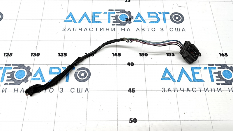 Фишка на датчик слепых зон левая Ford Mustang mk6 17-22 5 пинов