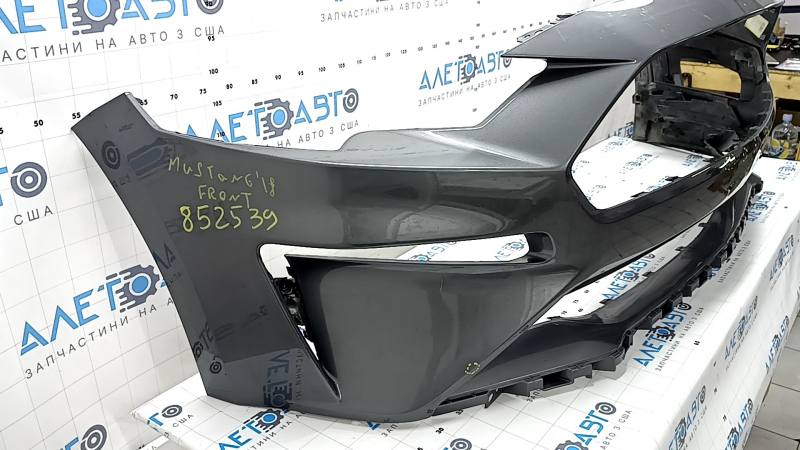 Бампер передний голый Ford Mustang mk6 18-23 рест, графит, царапины, незаводские отверстия, вмятины