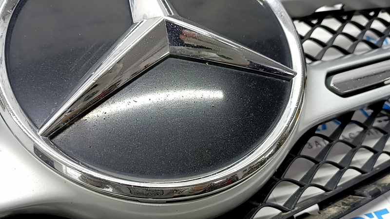 Решетка радиатора grill в сборе Mercedes GLC 300 20-22 без камеры, с эмблемой, песок