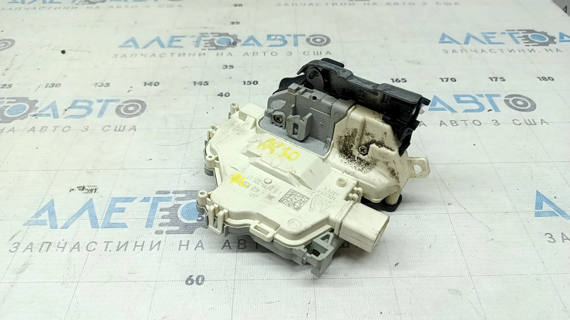 Замок двери задней левой Audi A4 B9 17-21 с защитой детей
