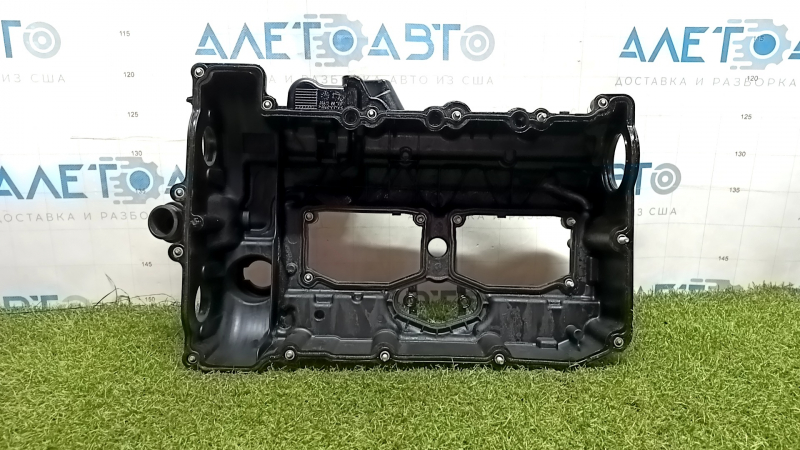 Крышка для двигателя BMW X5 F15 2.0Т с дефектами, вид спереди