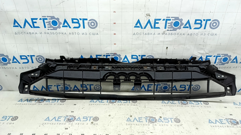 Каркас решетки радиатора grill Audi A4 B9 20-25 S-line сломано крепление