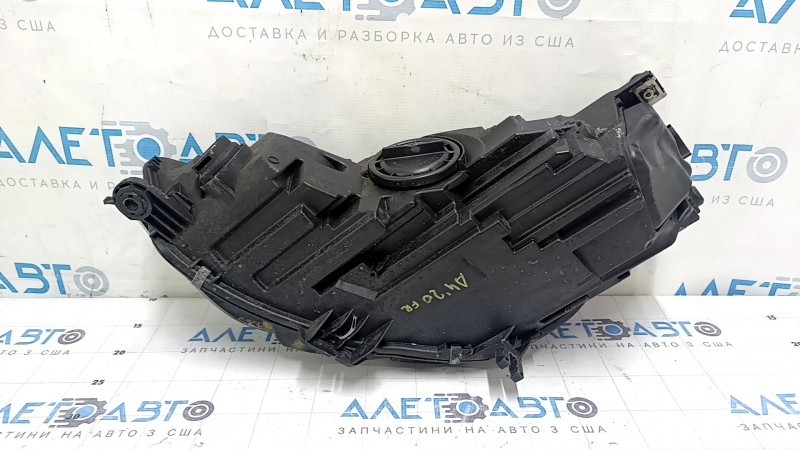 Фара передняя правая в сборе Audi A4 B9 20-25 LED без LED DRL