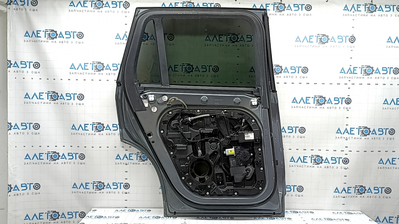 Дверь в сборе задняя левая Volvo XC90 16-26 keyless, тонировка, графит 714, тычка, царапины на стекле
